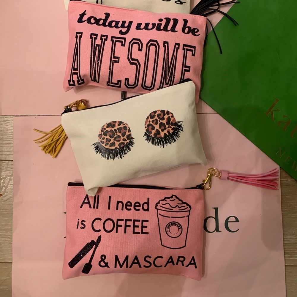 UBER CUTE CLUTCH/Makeup Bags w/ detachable Tassel
